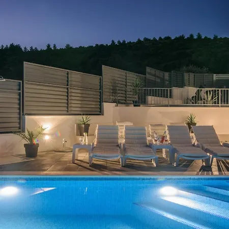 Mari With Private Pool *