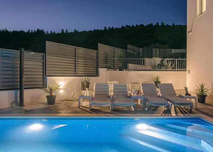 Mari With Private Pool *