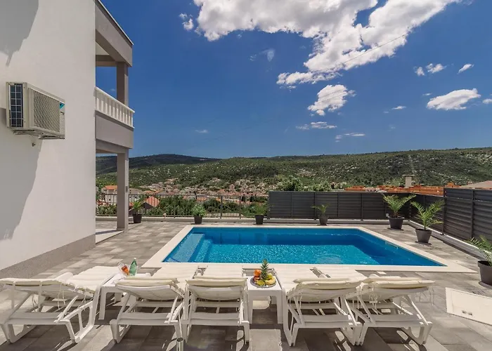 Mari With Private Pool *