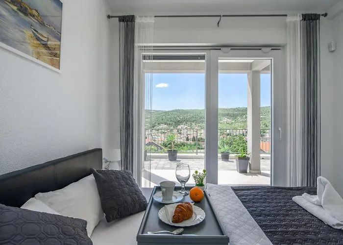 Vila Mari With Private Pool Marina