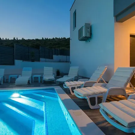 Villa Mari With Private Pool *